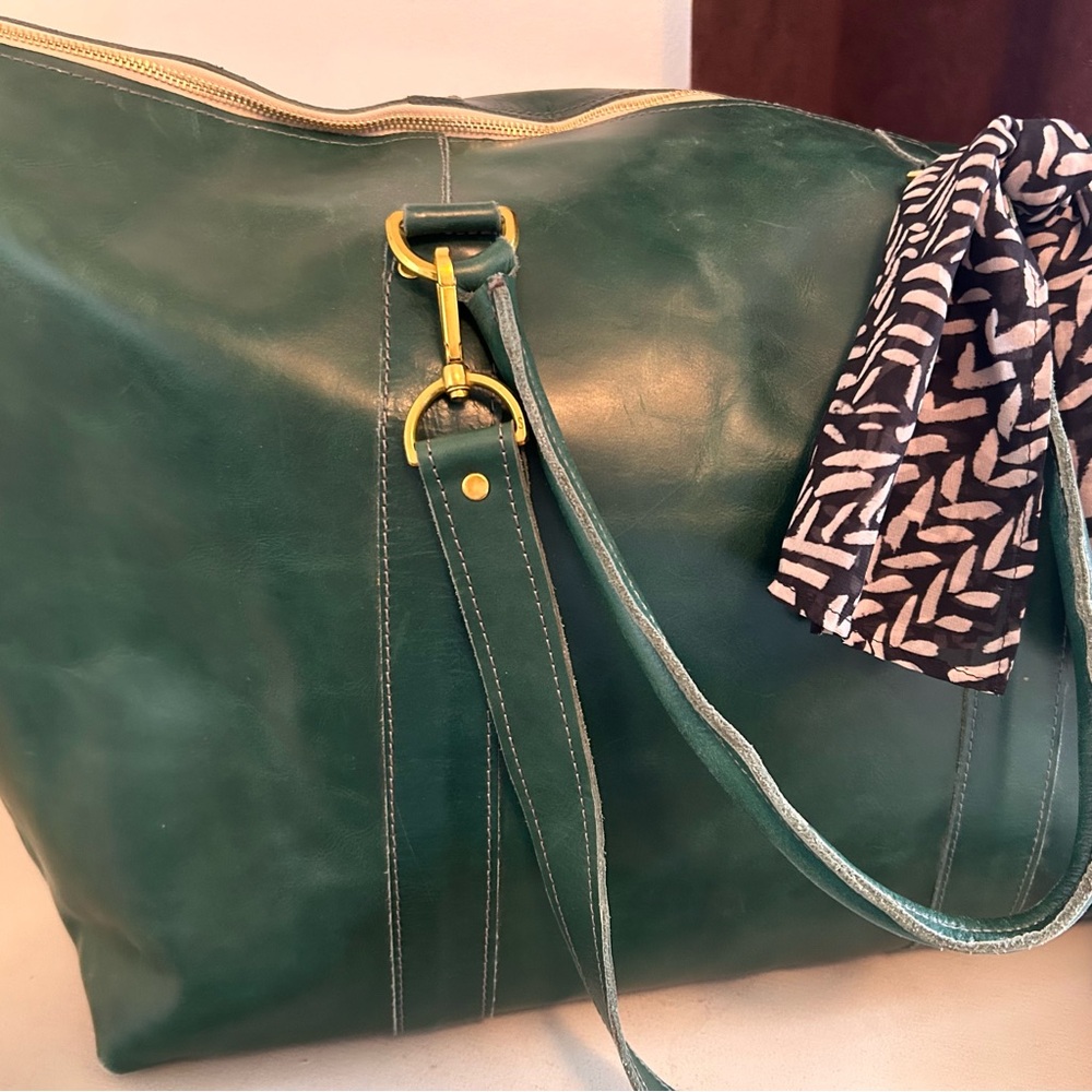 Like NWT Sseko Carryall Travel Bag in Agave - Picture 3 of 10